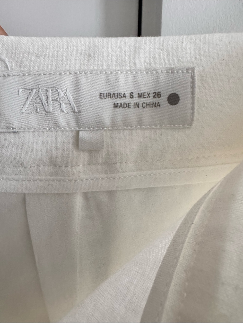 Zara White Crochet Lace Trim Shorts Size S - Worn Once - Picture 3 of 3